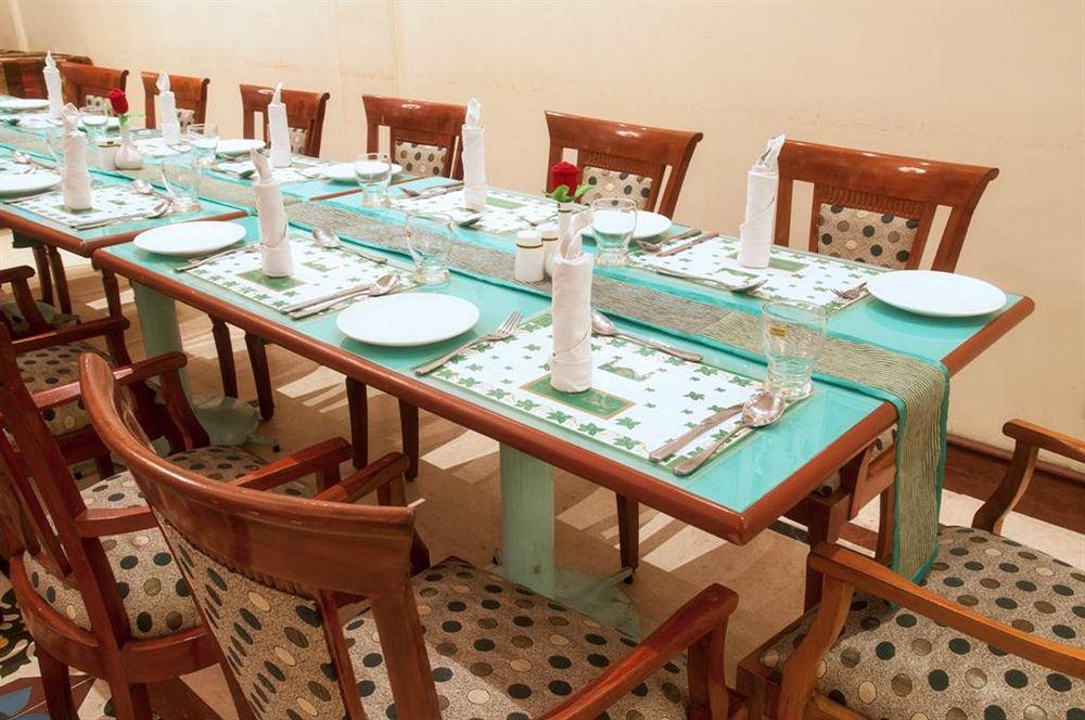 Royal Court Hotel Madurai Exterior foto