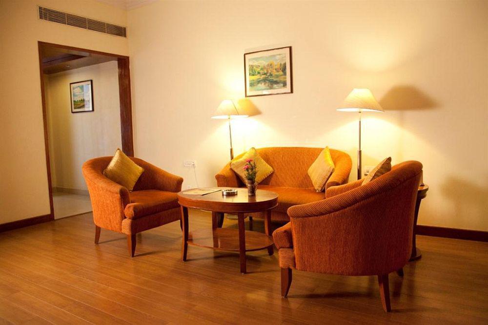 Royal Court Hotel Madurai Exterior foto