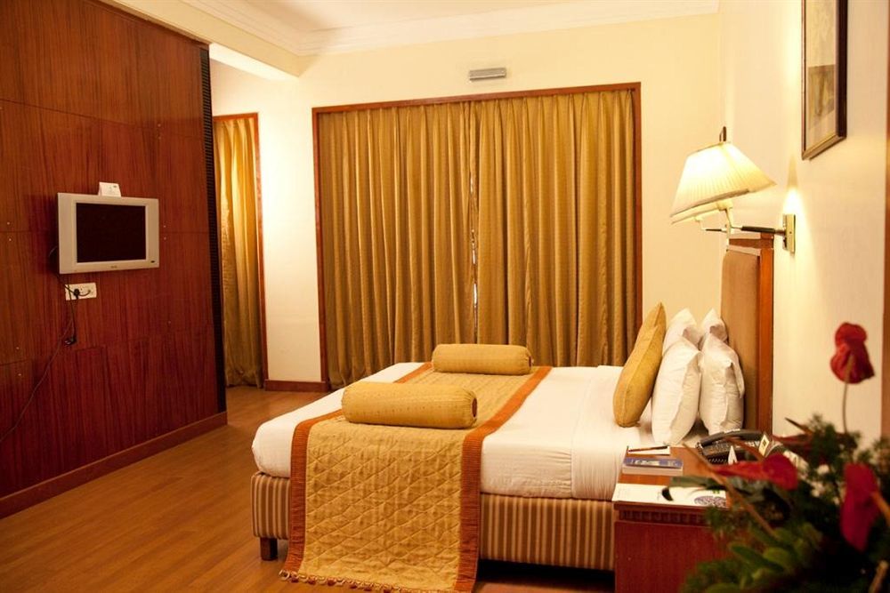Royal Court Hotel Madurai Exterior foto