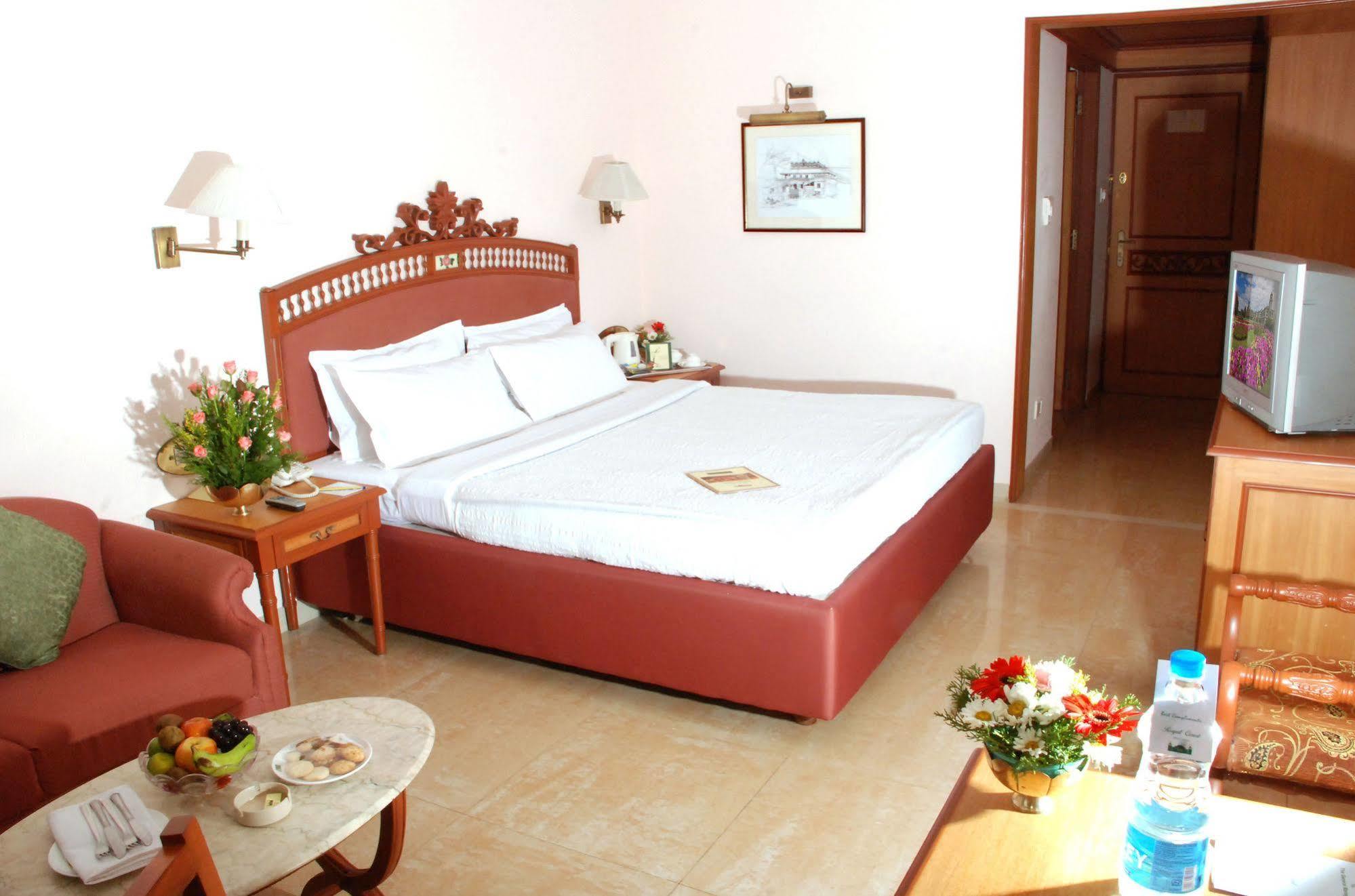 Royal Court Hotel Madurai Exterior foto