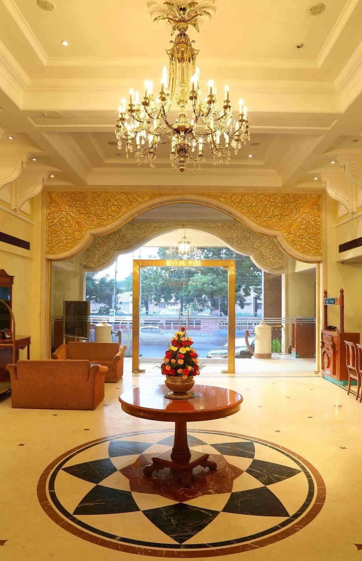 Royal Court Hotel Madurai Exterior foto