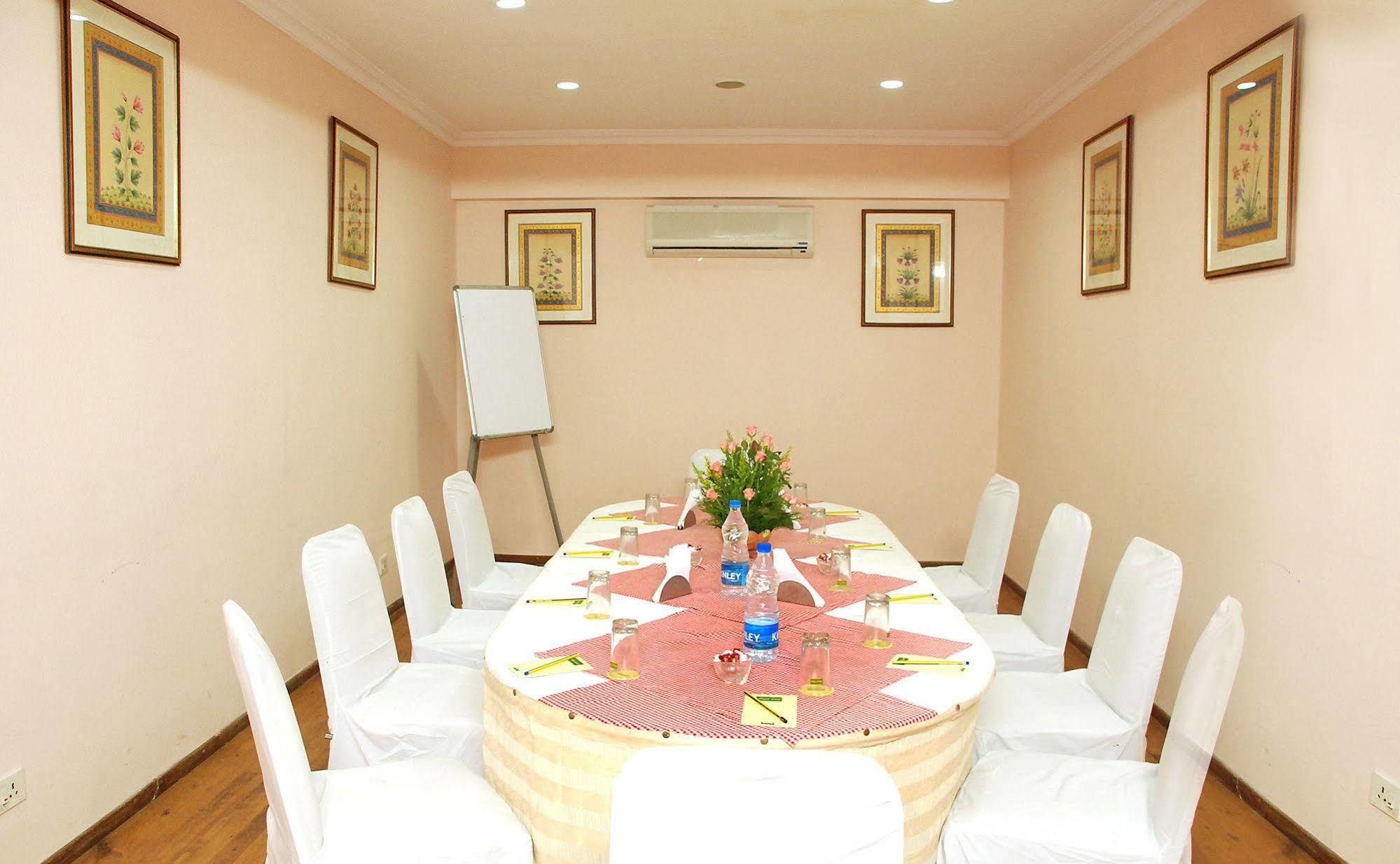 Royal Court Hotel Madurai Exterior foto