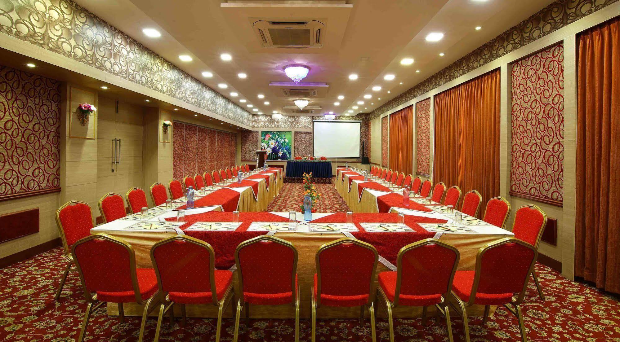 Royal Court Hotel Madurai Exterior foto