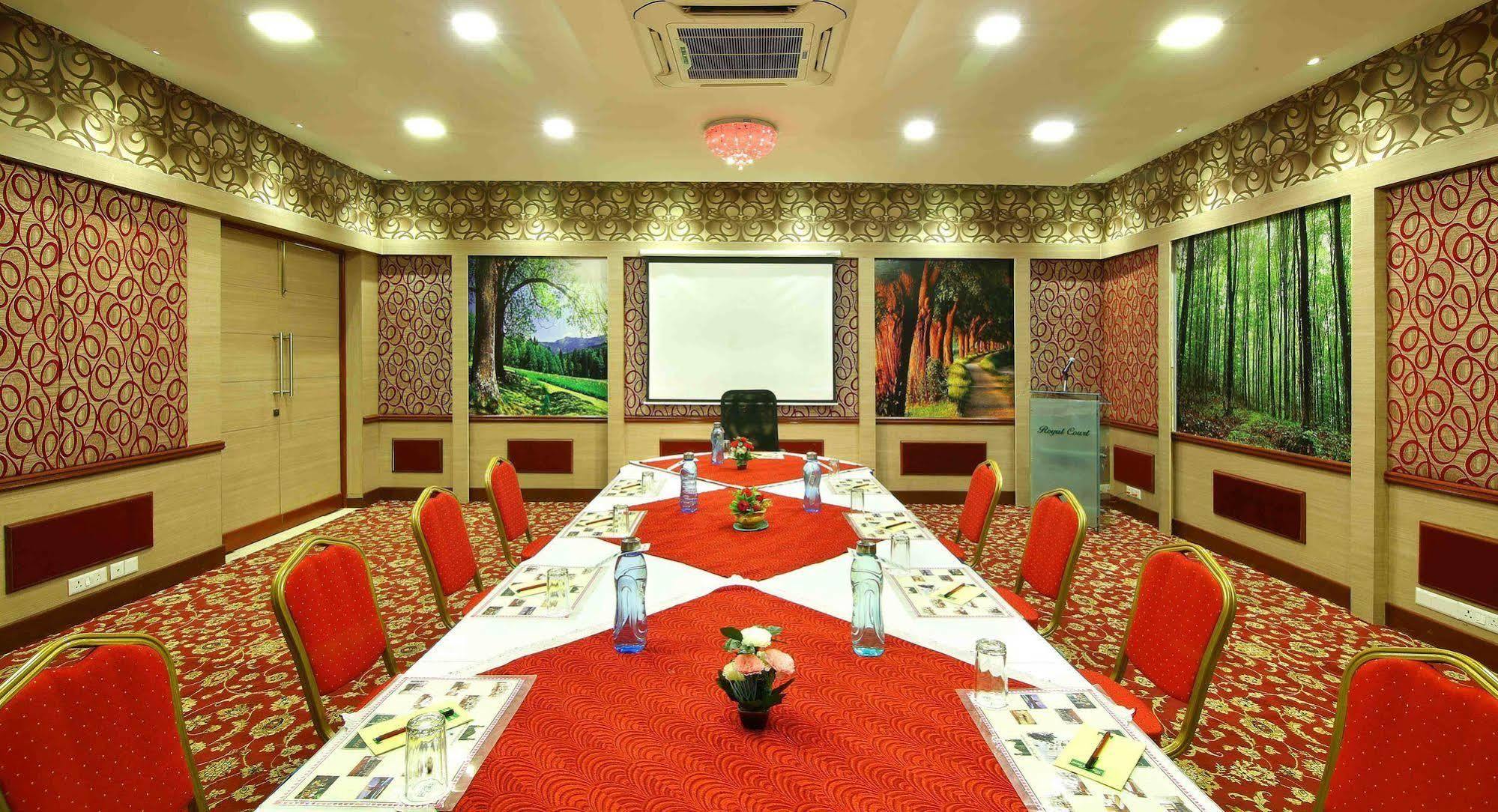 Royal Court Hotel Madurai Exterior foto