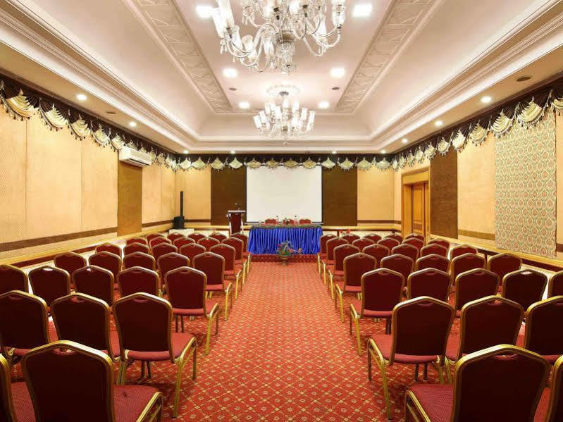 Royal Court Hotel Madurai Exterior foto