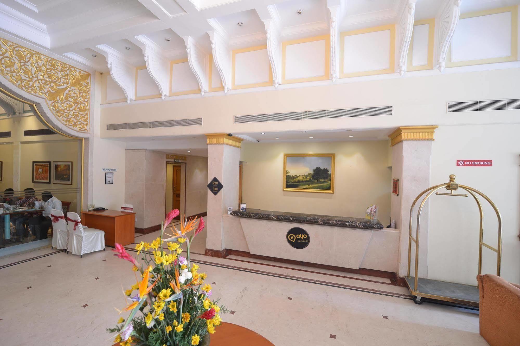 Royal Court Hotel Madurai Exterior foto