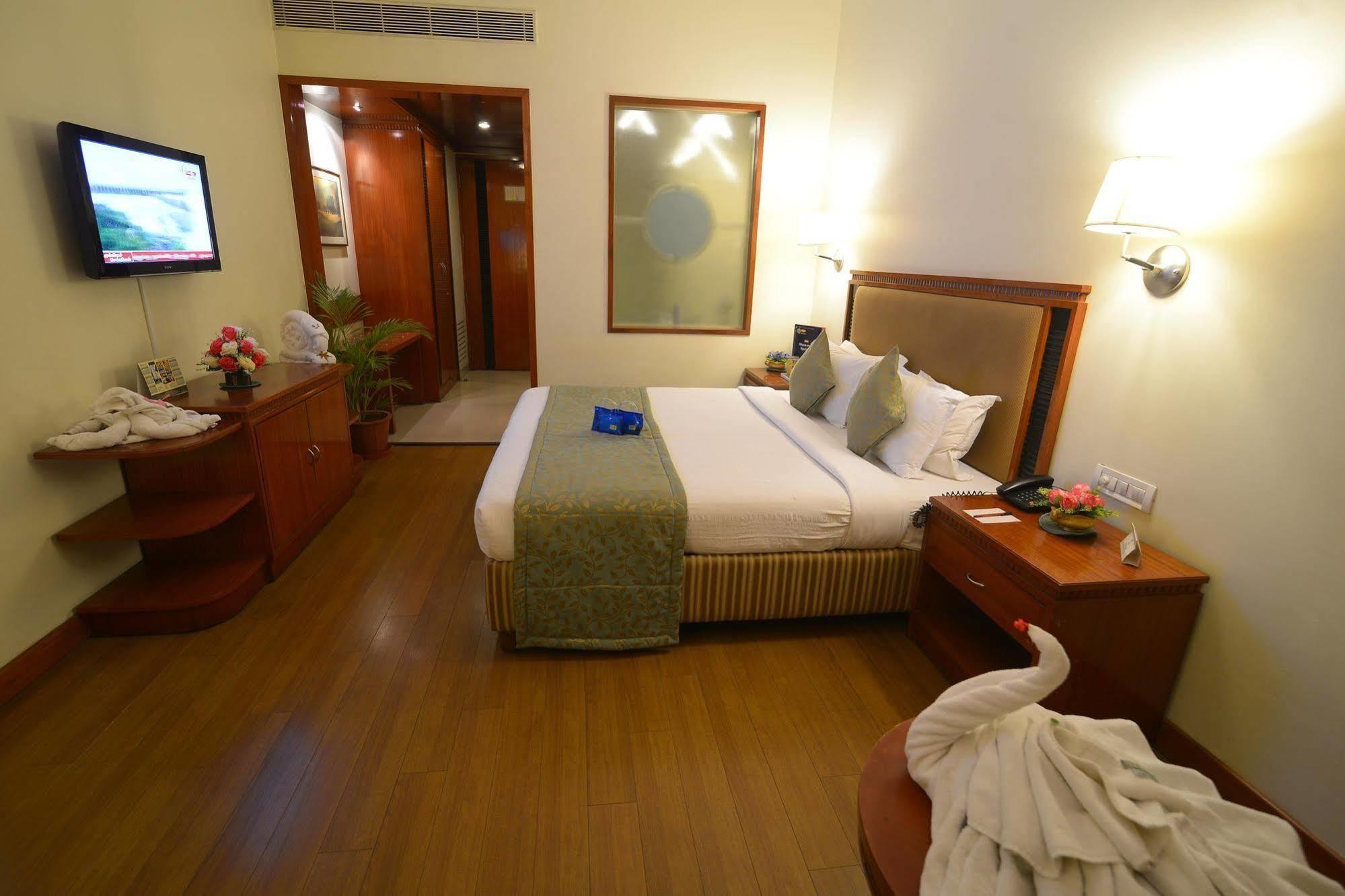 Royal Court Hotel Madurai Exterior foto