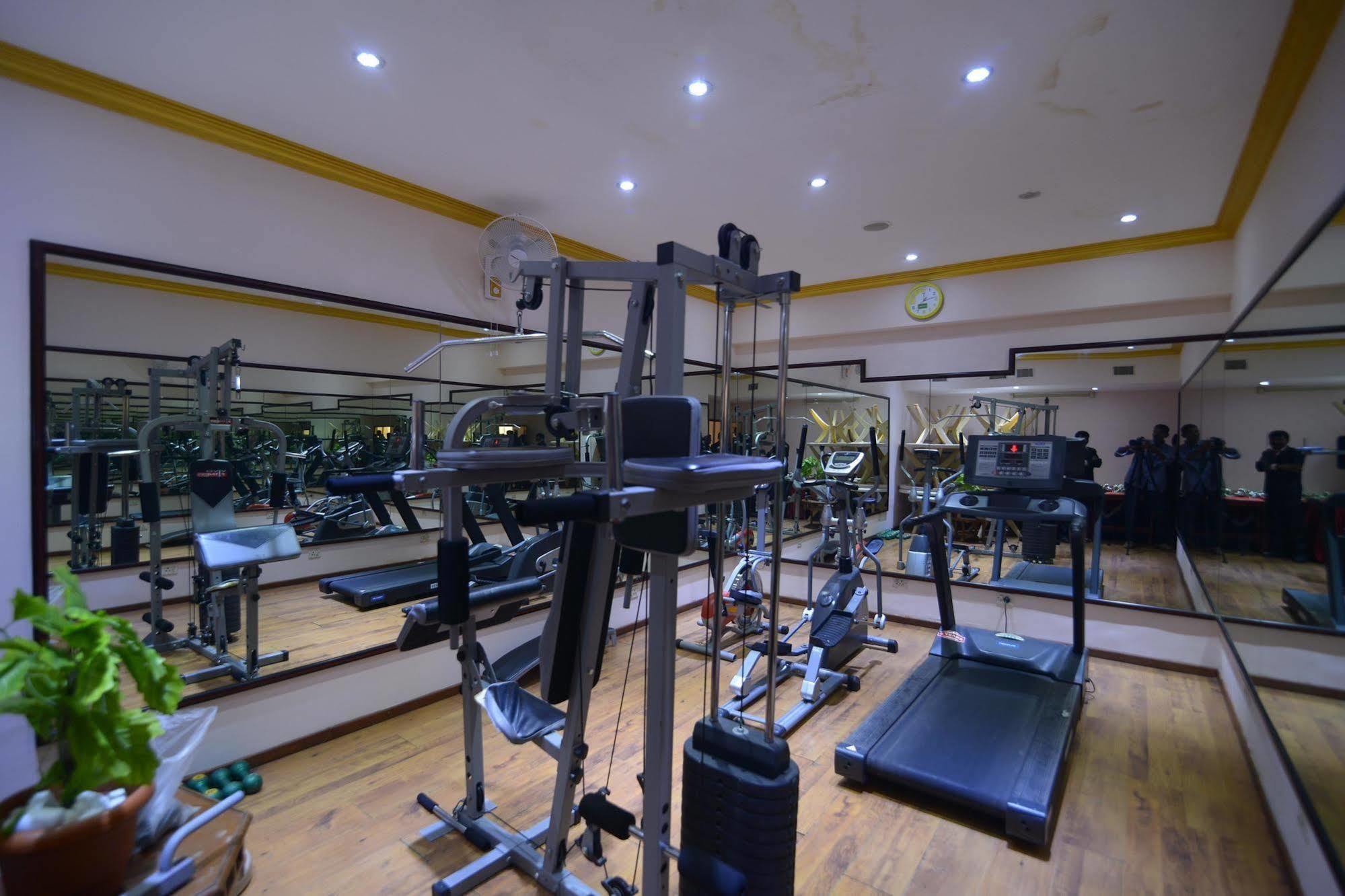 Royal Court Hotel Madurai Exterior foto