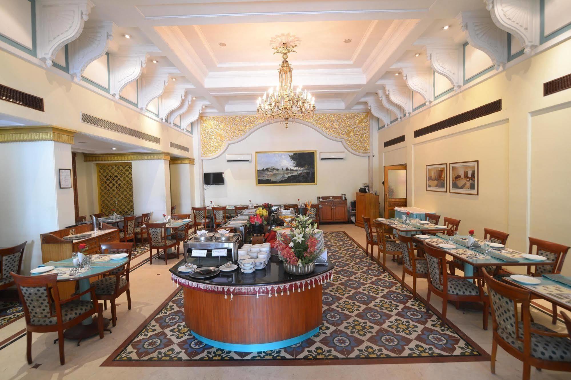 Royal Court Hotel Madurai Exterior foto